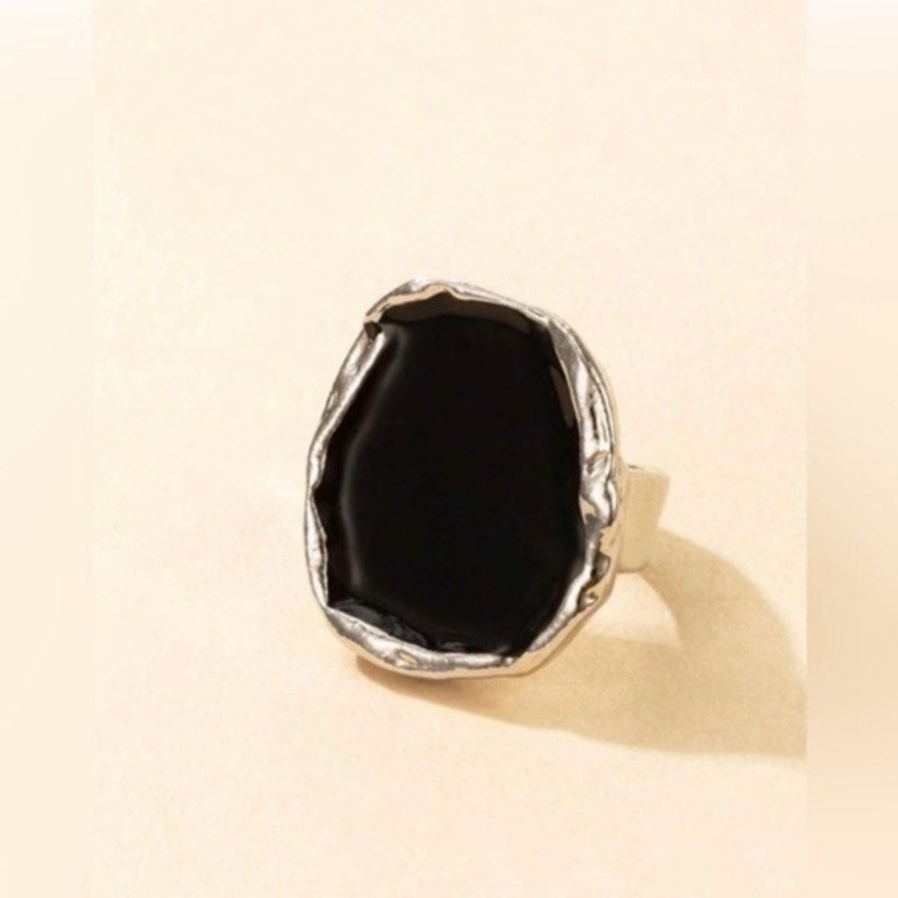 ✨NEW✨Silver and Black Opal Statement Ring